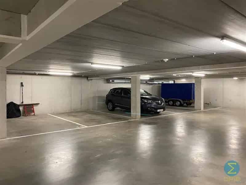 Parkeerplaats te koop