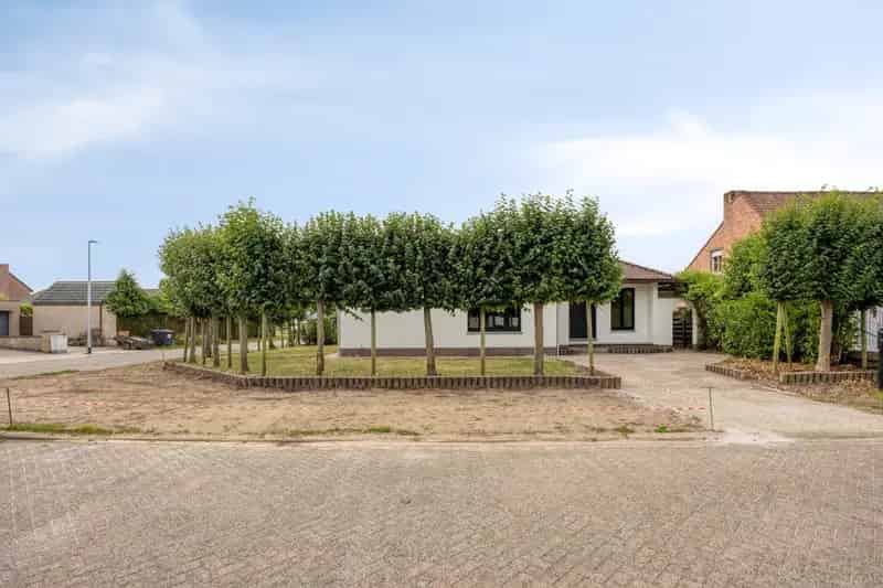 Charmante woning met 3 slpks, zwembad en twee garages in Witgoor (Dessel) !