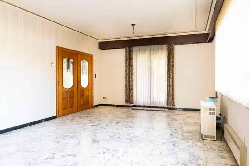 RUIME WONING EN TUIN