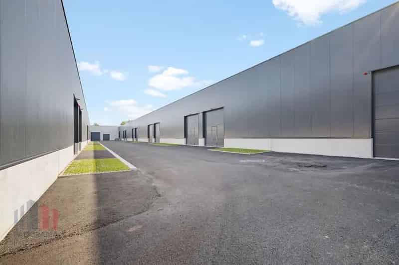 Nieuwbouw bedrijfsgebouw te koop in Zedelgem