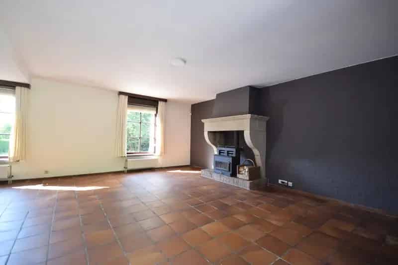 RUSTIG EN LANDELIJK GELEGEN WONING