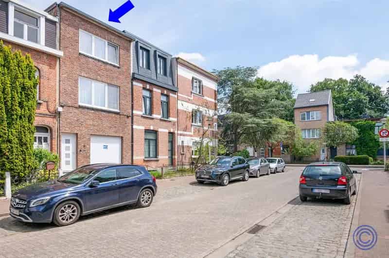 Huis te huur: Instapklare 3-slaapkamer bel-etage met terras en garage