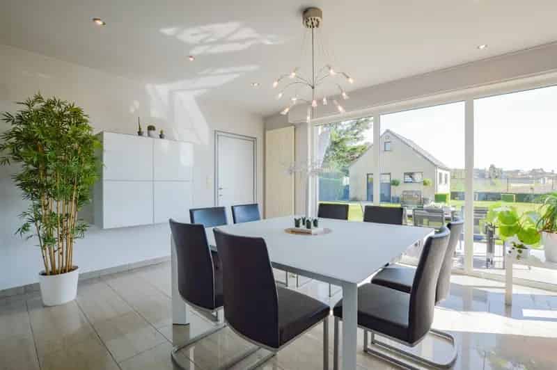 Instapklare open bebouwing met prachtig verzicht op 779 m²