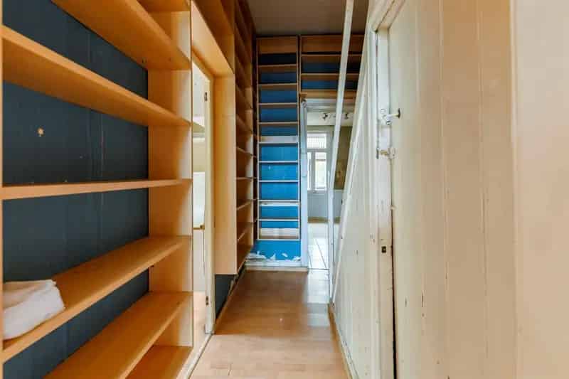 Te renoveren woning met 3 slpk's en tuin