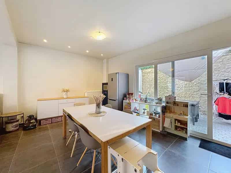 Instapklare stadswoning met 3 ruime slpk en zonnig terras!