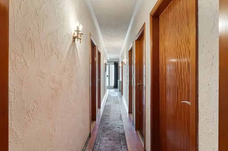 Te renoveren gezinswoning met potentieel in Hasselt