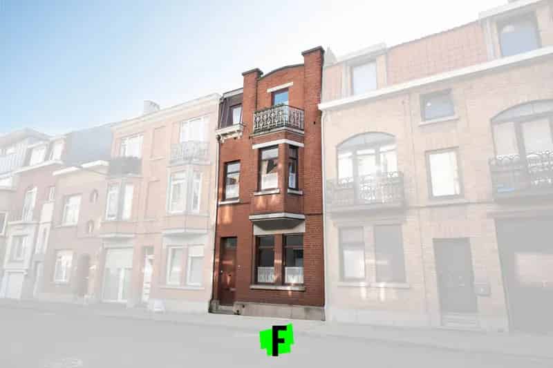 Mooie woning met 3 slaapkamers, bureau en binnenkoer