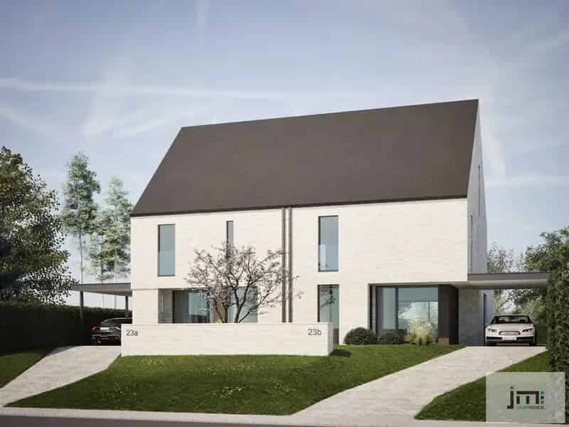 Ruime nieuwbouwwoning met warmtepomp en zonnepanelen.