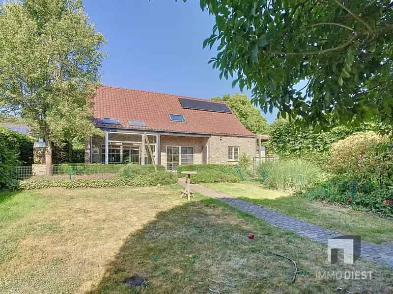 landelijke woning op 10,71are dicht bij centrum Tessenderlo