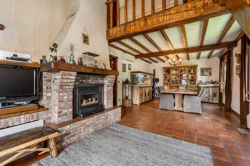 WONING MET POTENTIEEL (243M²) MET 4 SLAAPKAMERS EN RUIME TUIN (13A22CA) TE BERINGEN