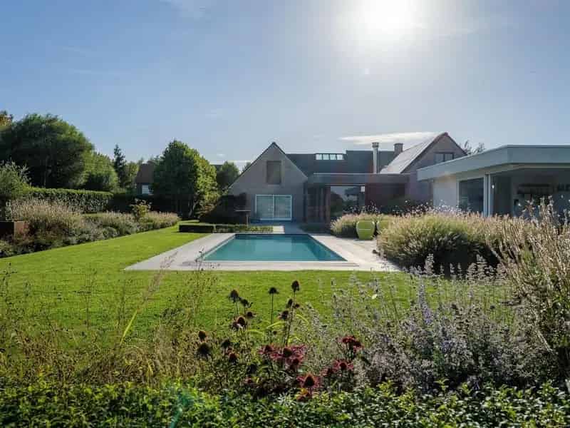 Tijdloze villa met panoramisch uitzicht in de Pays des Collines