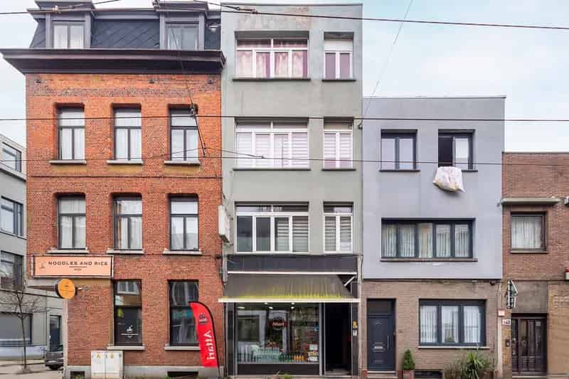 Opbrengsteigendom met commerciële ligging 8512354