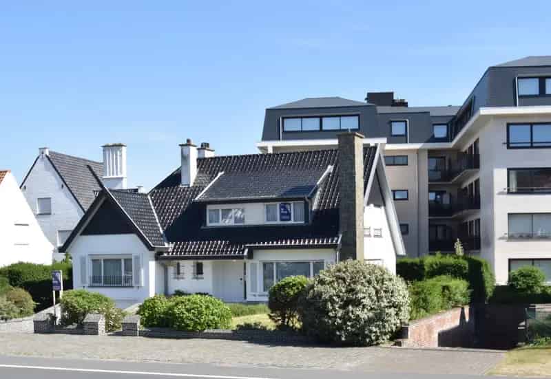 Kustvilla te koop op toplocatie in De Haan – Op slechts enkele stappen van het strand