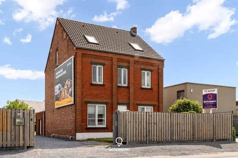 Open bebouwing met 5 slpks én EPC-label C op centraal gelegen perceel van circa  8 are!