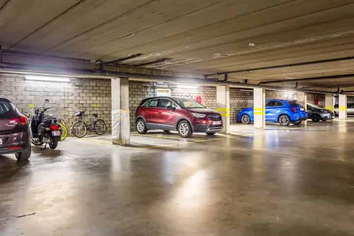 Overdekte parkeerplaats te koop in Ekeren