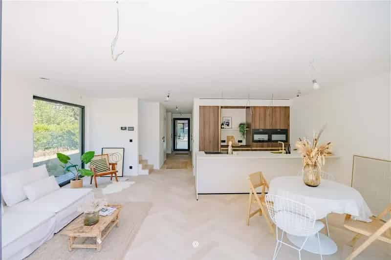 Moderne nieuwbouwwoning met hoogwaardige afwerking
