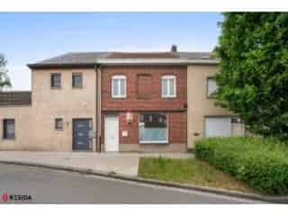 Huis te koop Moen - Gezellige starterswoning met garage