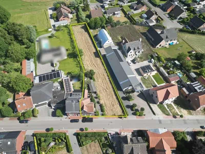 Woning op 1.875m2 centrum Ruiselede, mogelijks op te splitsen in 2 percelen