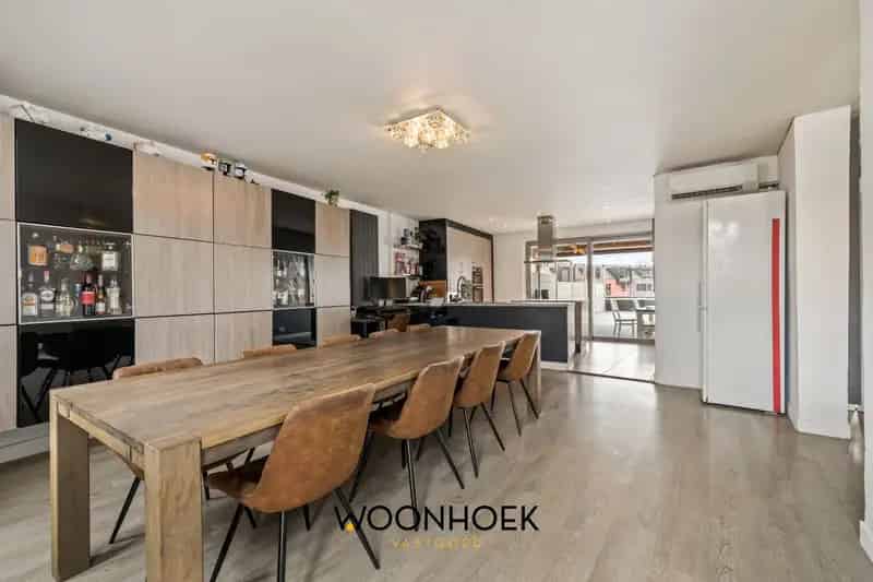 Unieke, exclusieve herenwoning, gelegen in het residentiële centrum van Waasmunster.
