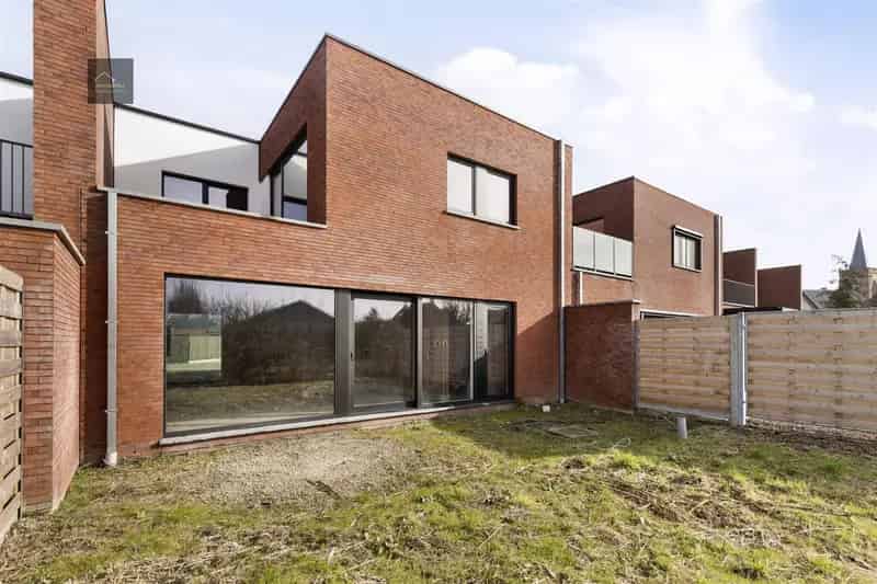 Grote nieuwbouwwoning zonder BTW !!, 3 slaapkamers, wind en waterdicht.