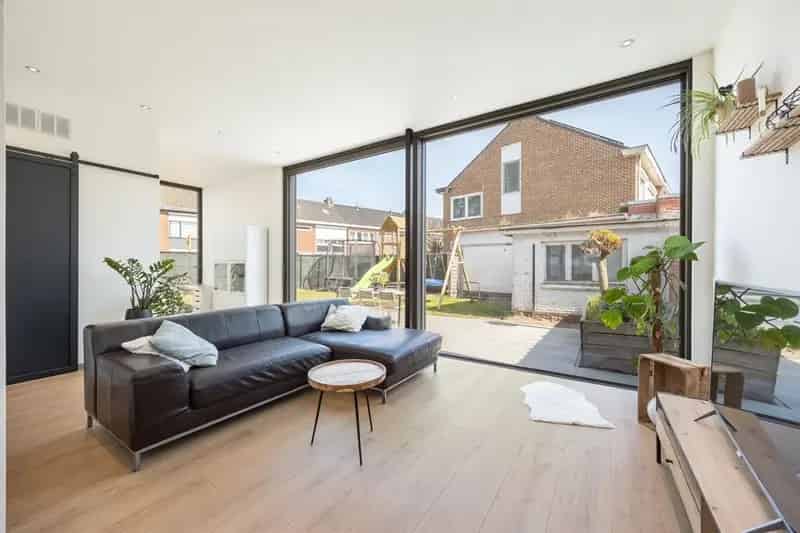 Instapklare woning met garage en gezellige tuin