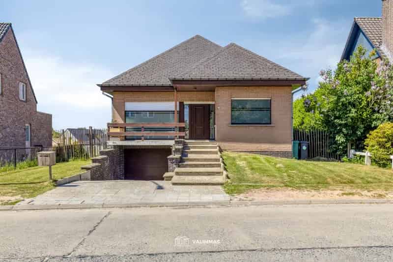 Ruime & energiezuinige villa met 5 kamers, bureel, garage...