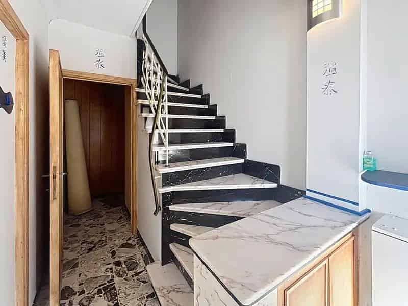 Appartementsgebouw te koop in Opwijk!