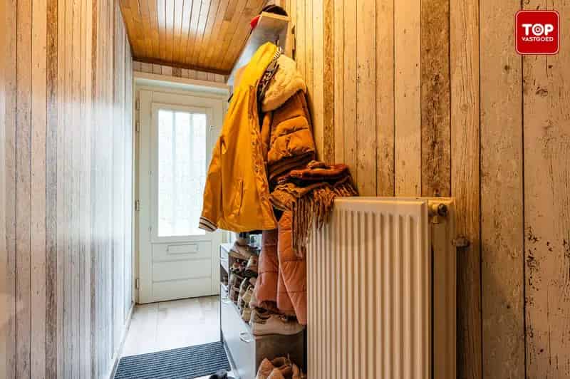 Woning met 3 slaapkamers, tuin en garage.