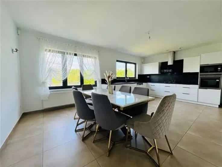 Huis Te Koop 4 Slaapkamers Tuin Garage