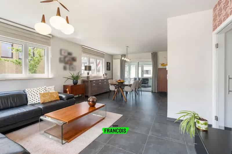 Huis te koop Mariakerke: Lichtrijke 3 slaapkamer bel-etage