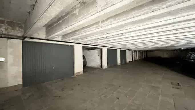 Garage te huur in Avenue Winston Churchill - Winston Churchilllaan 220, Ukkel - Dewaele