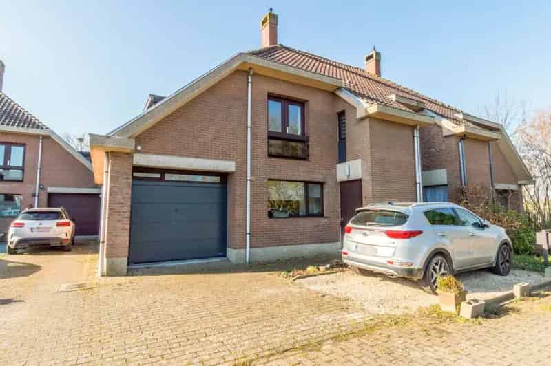 !!! OPTIE !!! Een aangename en ruime woning te Halle!