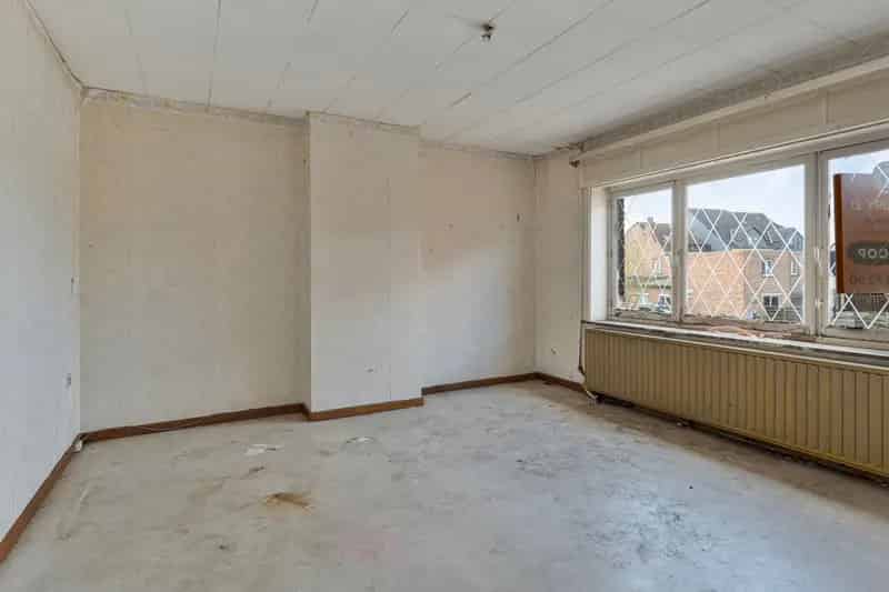 Ruime woning te renoveren toplocatie