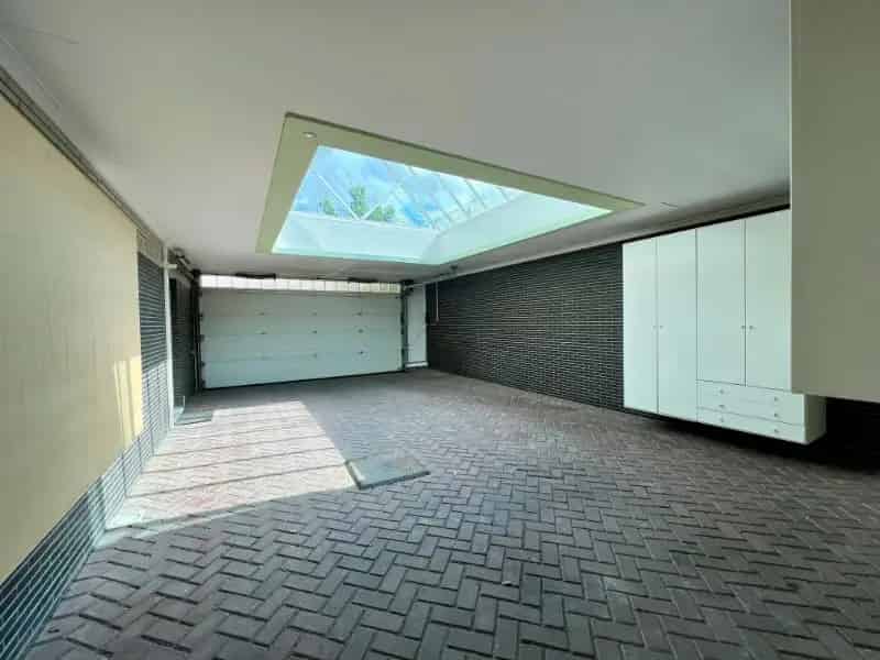 MULTIFUNCTIONEEL PAND MET DUPLEXAPPARTEMENT EN GARAGE