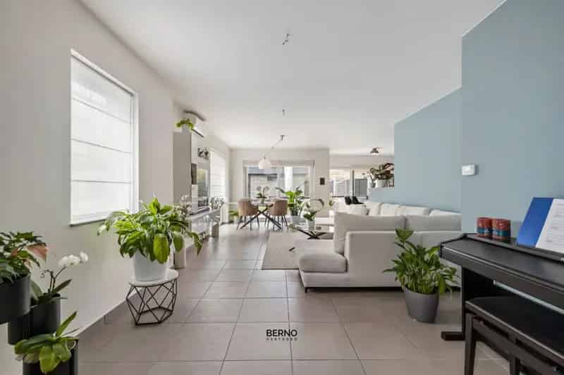 Prachtige, instapklare HOB met 4 slaapkamers.