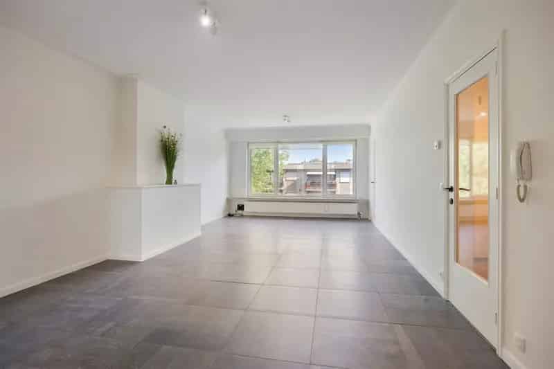 Ruim Appartement te Huur Edegem 2 Slaapkamers Garage