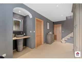 Villa te koop - Sint-Pieters-Leeuw RBT39362