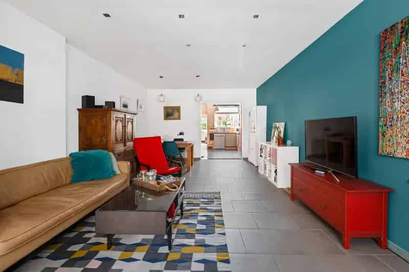 Woning met 3 slaapkamers, tuin en kelder te koop in Merksem!
