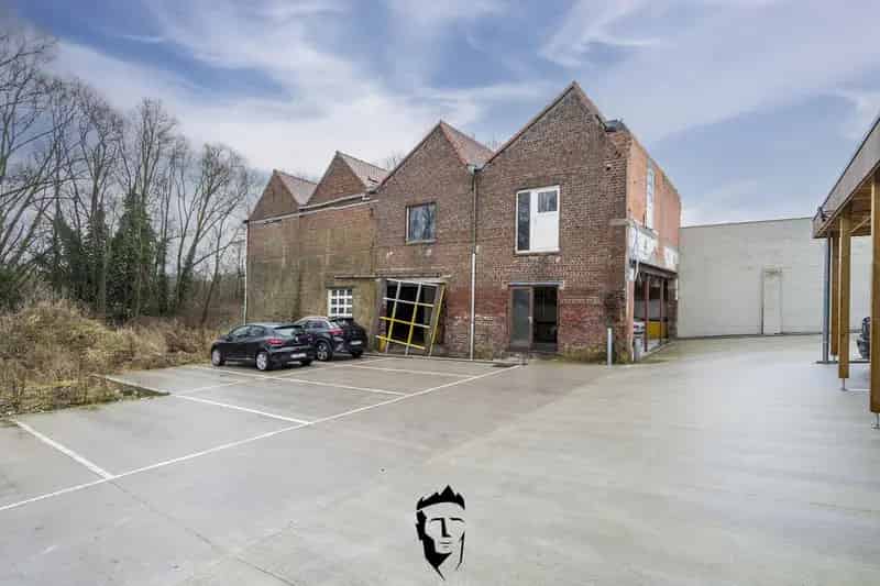LOODS IN HARELBEKE