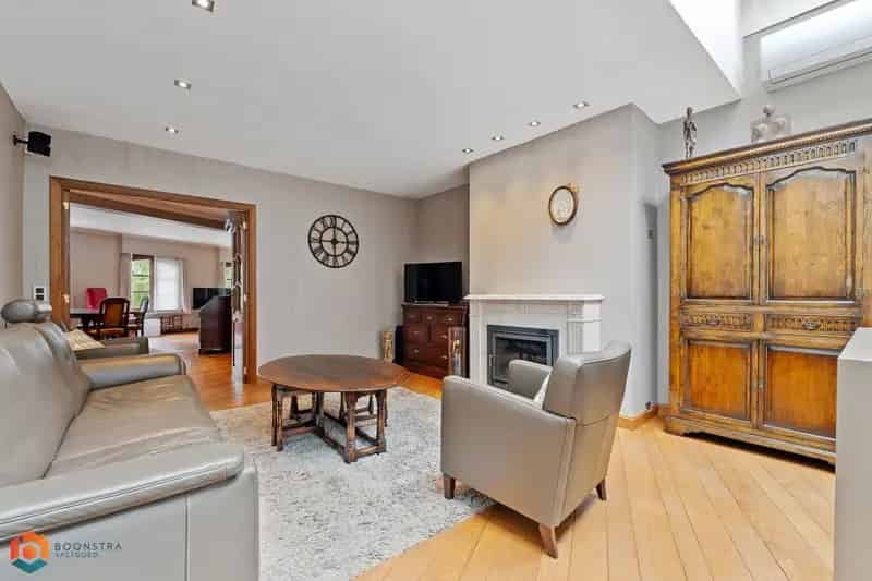 Ruime woning met dubbele praktijkruimte te Boom