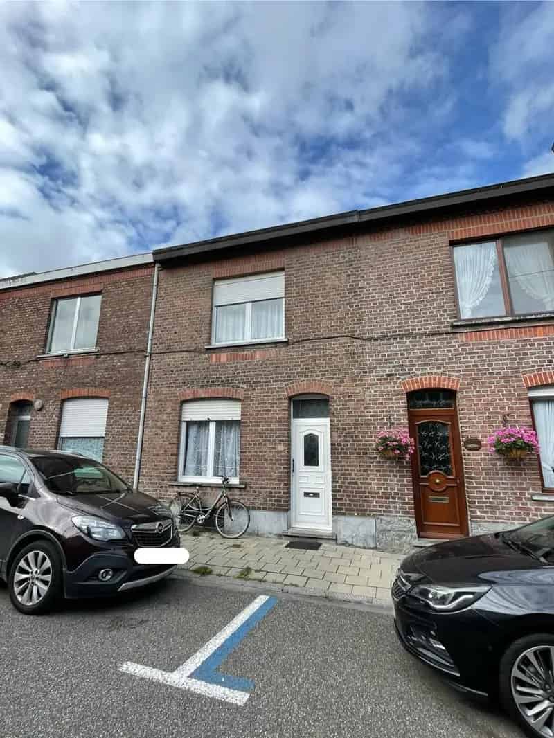 Instapklare rijwoning met 3slpks - tuin op de stadsrand.