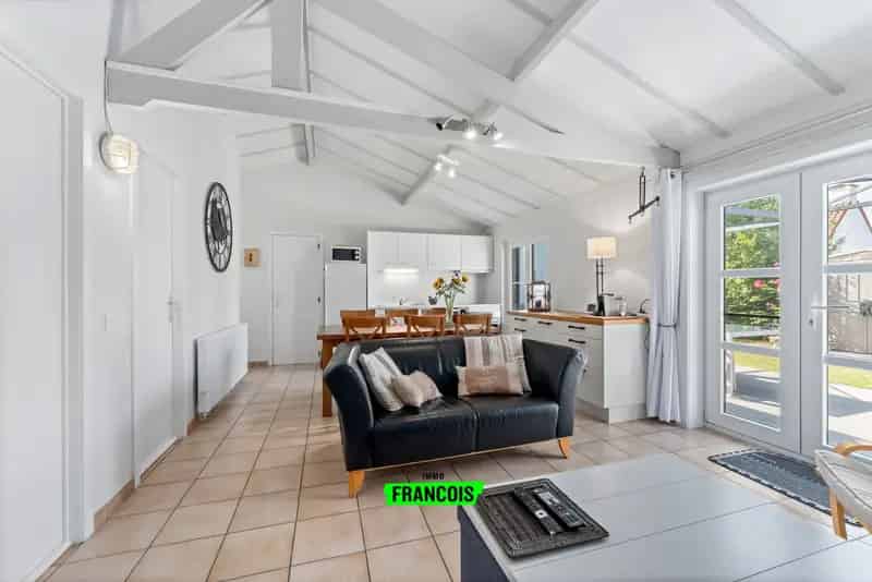 Zonovergoten vakantiewoning in vakantiepark met zwembad vlakbij het centrum van De Haan