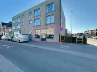 Handelspand te Koop Waregem - Kantoorruimte met Parkeergelegenheid