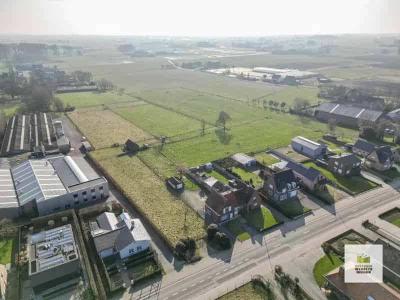 Ruim perceel bouwgrond op centrumligging te Wingene van 10.360m²