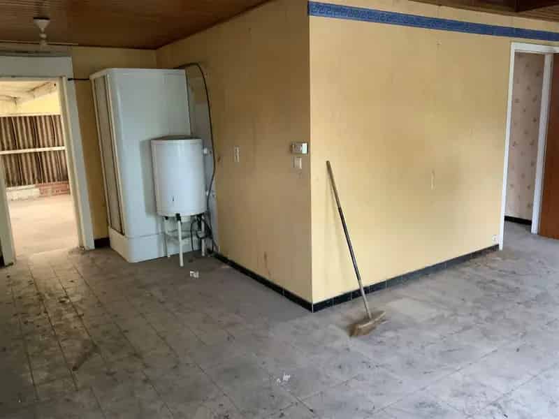te renoveren woning met diverse mogelijkheden