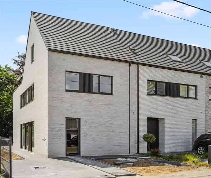 Huis te huur: BEN-woning 4 slaapkamers 3 badkamers Groene omgeving