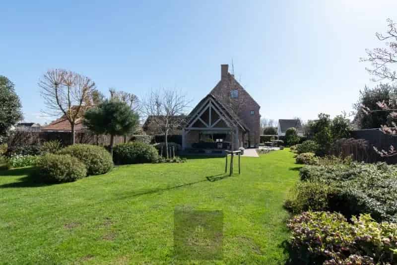 Instapklare recente villa met High End afwerking in Sint-Idesbald!