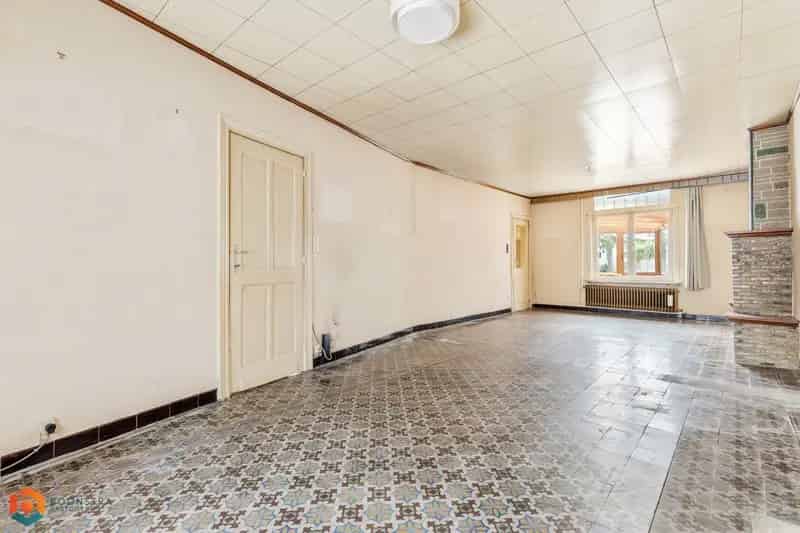 Te renoveren woning met 3 ruime slpkrs in centrum Onze-Lieve-Vrouw-Waver