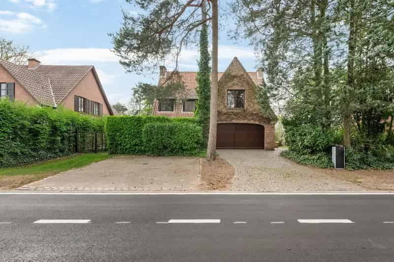 Charmante villa met 5 slpks op ruim perceel van 1.345 m²