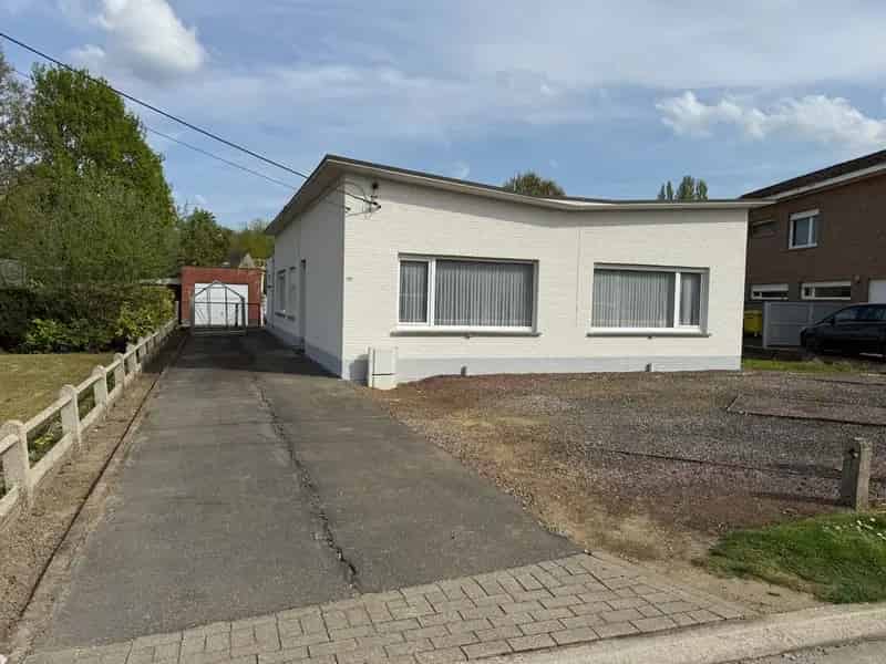 Gelijkvloerse woning met 3 slaapkamers en ruime tuin